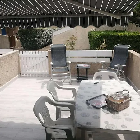 Maison De Vacances: Secure Beachside With Terrace Villa *