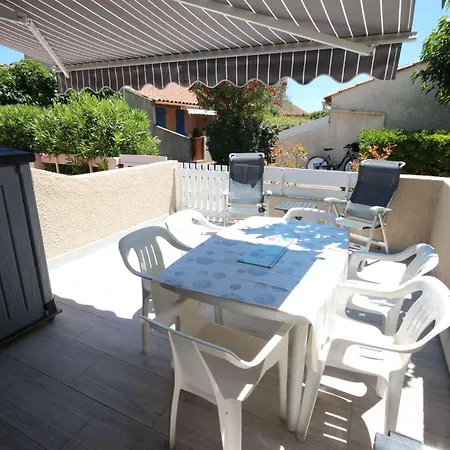 Villa Maison De Vacances: Secure Beachside With Terrace